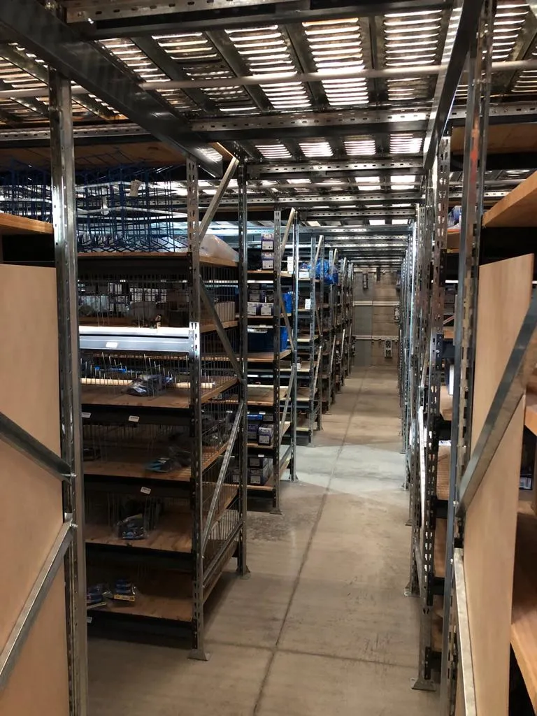 1.  Rack picking con base de madera